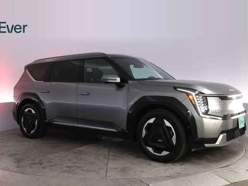 Used 2024 Kia EV9 Land AWD/4WD image 14