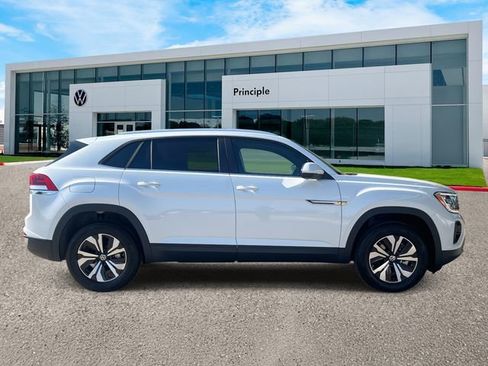 New 2026 Volkswagen Atlas Cross Sport SE image 4