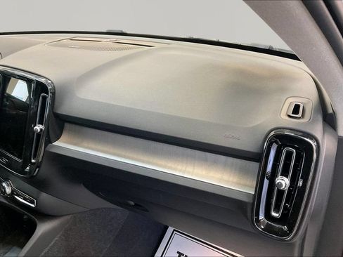 Used 2024 Volvo XC40 B5 Ultimate w/ Protection Package Premier AWD/4WD image 26