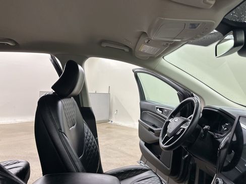 Used 2024 Ford Edge Titanium image 19