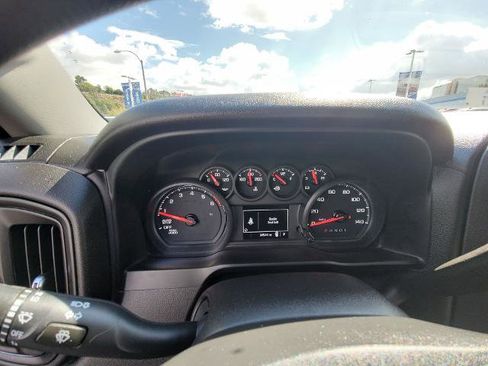 Used 2022 Chevrolet Silverado 1500 Custom image 11