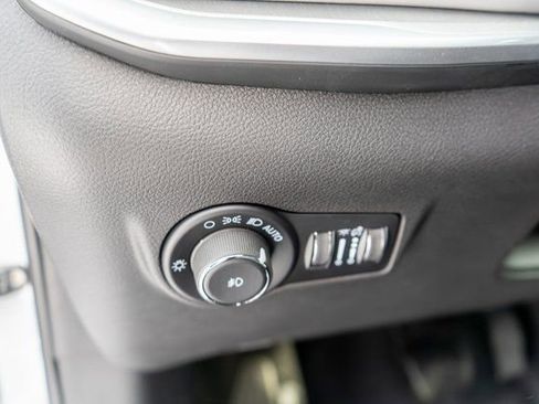 New 2026 Jeep Compass Limited image 16