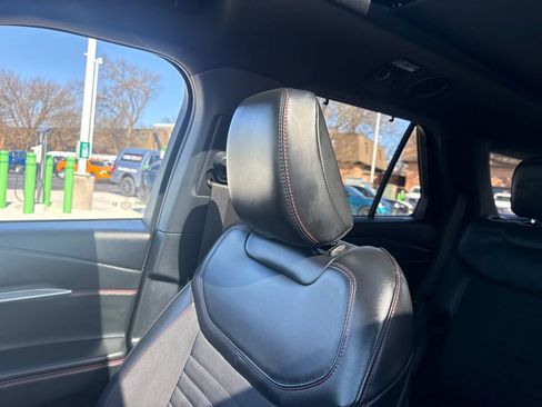 Used 2025 Ford Explorer ST-Line w/ Premium Package AWD/4WD image 41