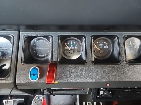 Used 1994 Jeep Wrangler S image 17