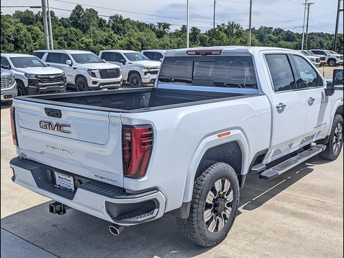 New 2026 GMC Sierra 3500 Denali w/ Denali Reserve Package AWD/4WD image 7