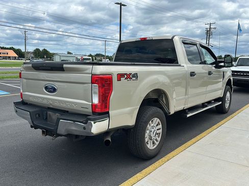 Used 2017 Ford F250 XLT w/ XLT Value Package AWD/4WD image 5
