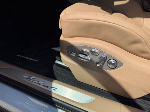 New 2026 Porsche Macan Turbo image 25