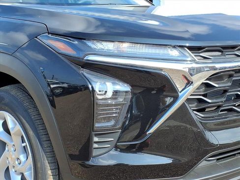 New 2026 Chevrolet Trax LS w/ LS Convenience Package image 8