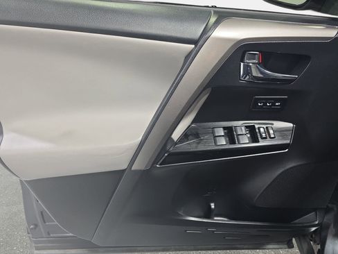 Used 2017 Toyota RAV4 Limited image 26