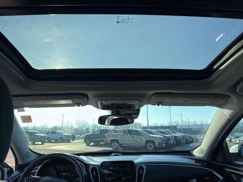 Used 2024 Chevrolet Malibu LT image 29