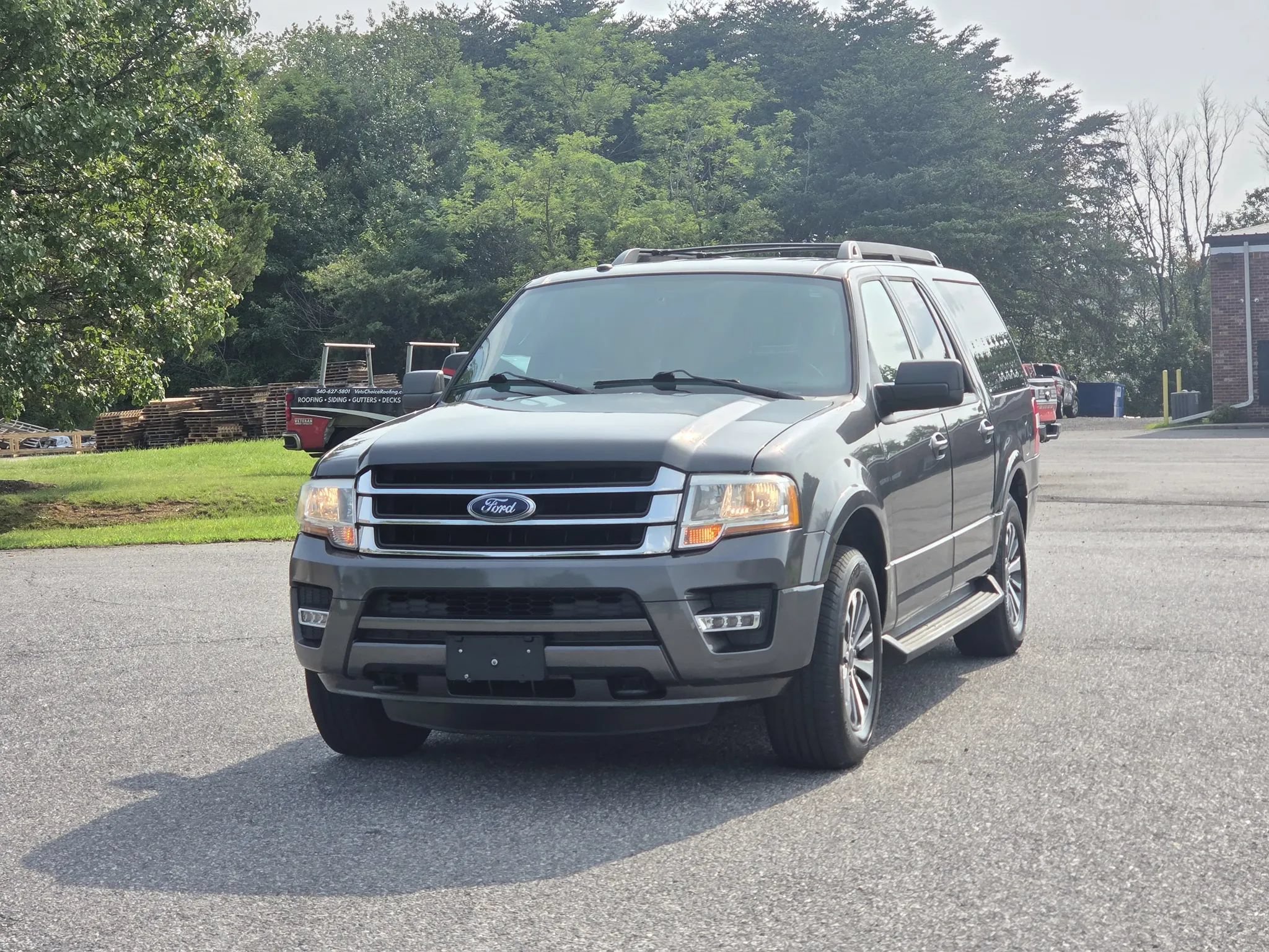 Used 2017 Ford Expedition EL XLT AWD/4WD image 2