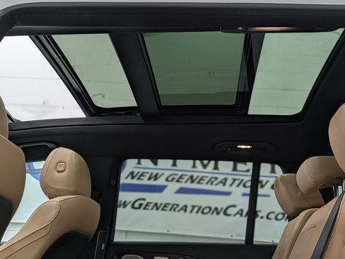 Used 2024 Mercedes-Benz GLS 450 4MATIC image 5