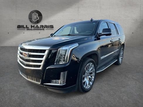 Used 2017 Cadillac Escalade Luxury AWD/4WD image 1