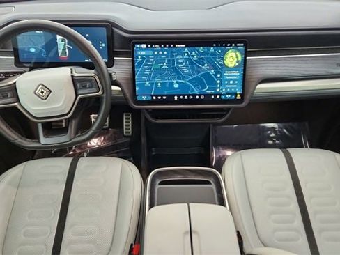 Used 2024 Rivian R1S Adventure image 21
