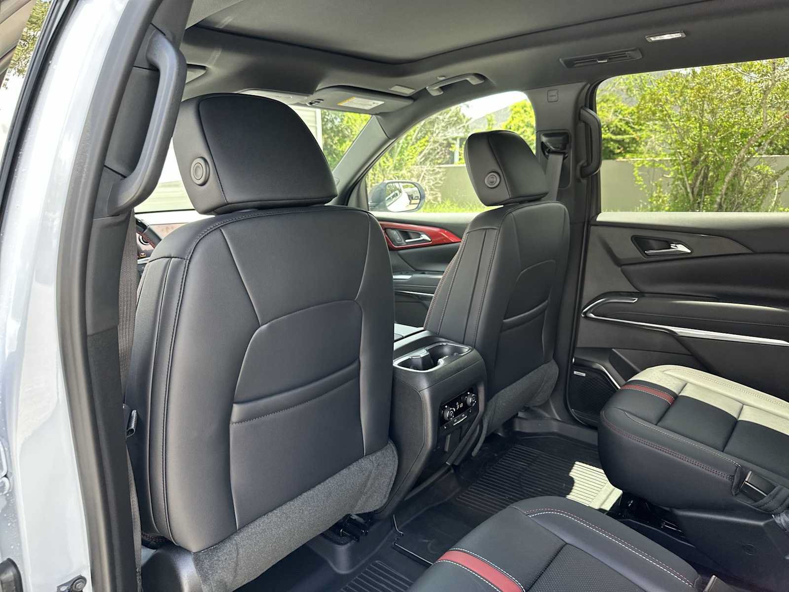 New 2026 Chevrolet Traverse RS w/ LPO, Floor Liner Package FWD image 16