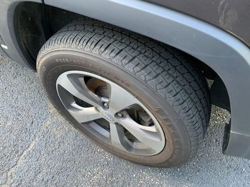 Certified 2020 Jeep Cherokee Limited AWD/4WD image 6