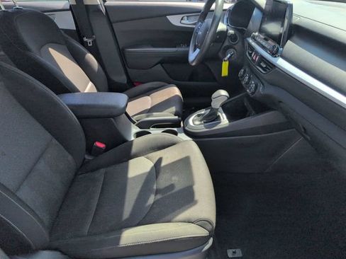 Used 2023 Kia Forte LXS w/ LXS Technology Package FWD image 25