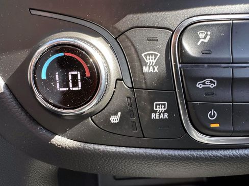 Used 2024 Chevrolet Equinox LT FWD image 24