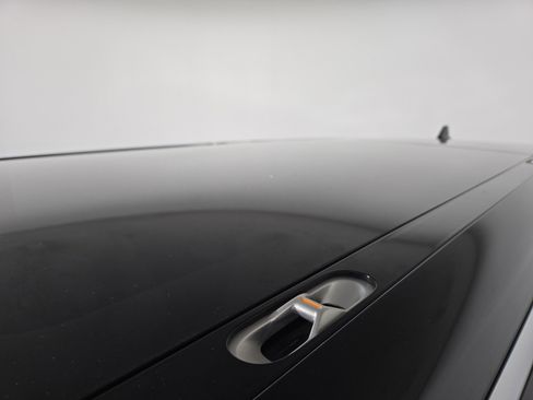 Used 2022 Rivian R1S Launch Edition image 13