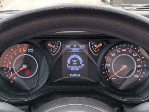 Used 2025 Jeep Gladiator Mojave AWD/4WD image 26