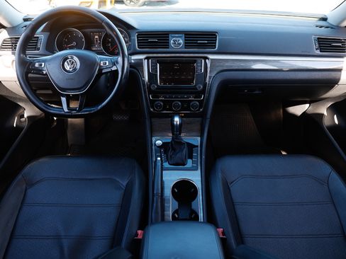 Used 2017 Volkswagen Passat 1.8T SE image 2