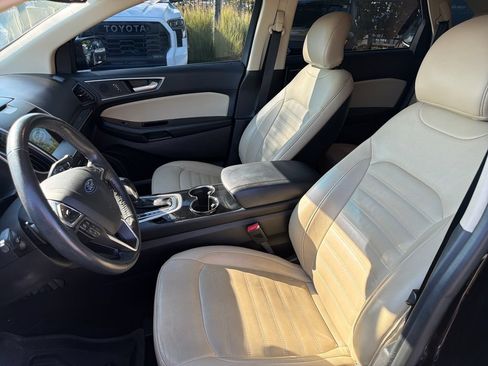 Used 2018 Ford Edge SEL w/ Equipment Group 201A FWD image 9