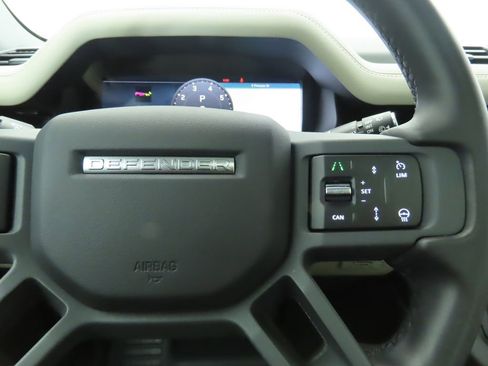 Used 2024 Land Rover Defender 110 X-Dynamic SE image 12