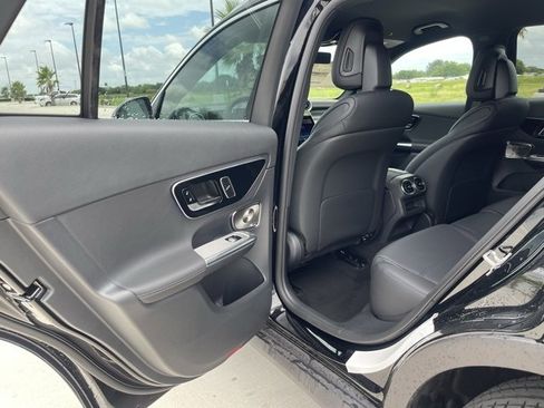 New 2025 Mercedes-Benz GLC 300 image 17