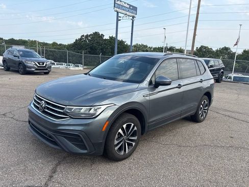 Used 2022 Volkswagen Tiguan S AWD/4WD image 3
