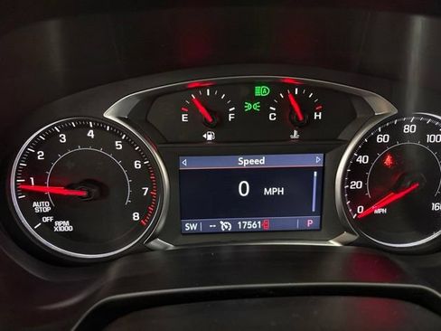 Used 2025 Chevrolet Blazer LT FWD image 19