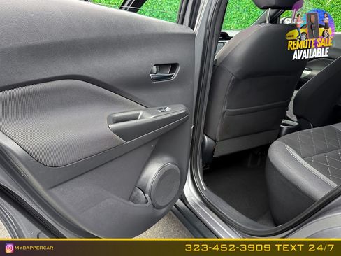 Used 2019 Nissan Kicks SV FWD image 13