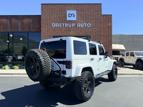 Used 2012 Jeep Wrangler Unlimited Sahara w/ Connectivity Group AWD/4WD image 9