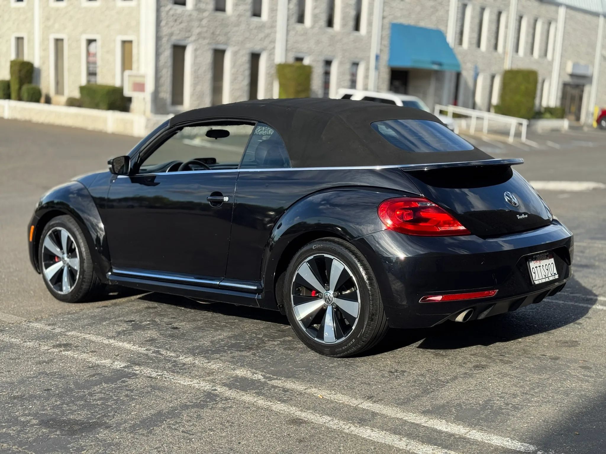 Used 2013 Volkswagen Beetle 2.0T FWD image 5