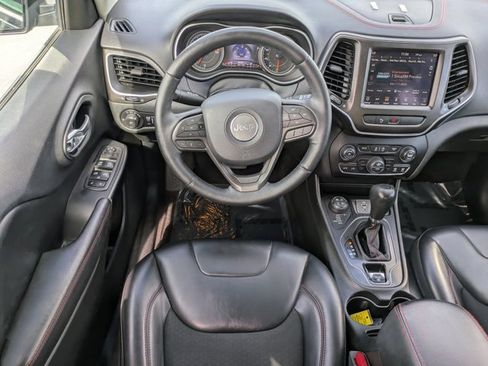 Used 2019 Jeep Cherokee Trailhawk w/ Comfort/Convenience Group image 13