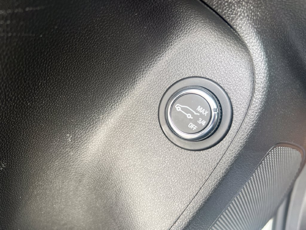 Used 2025 Buick Envista Sport Touring w/ Convenience II Package FWD image 26
