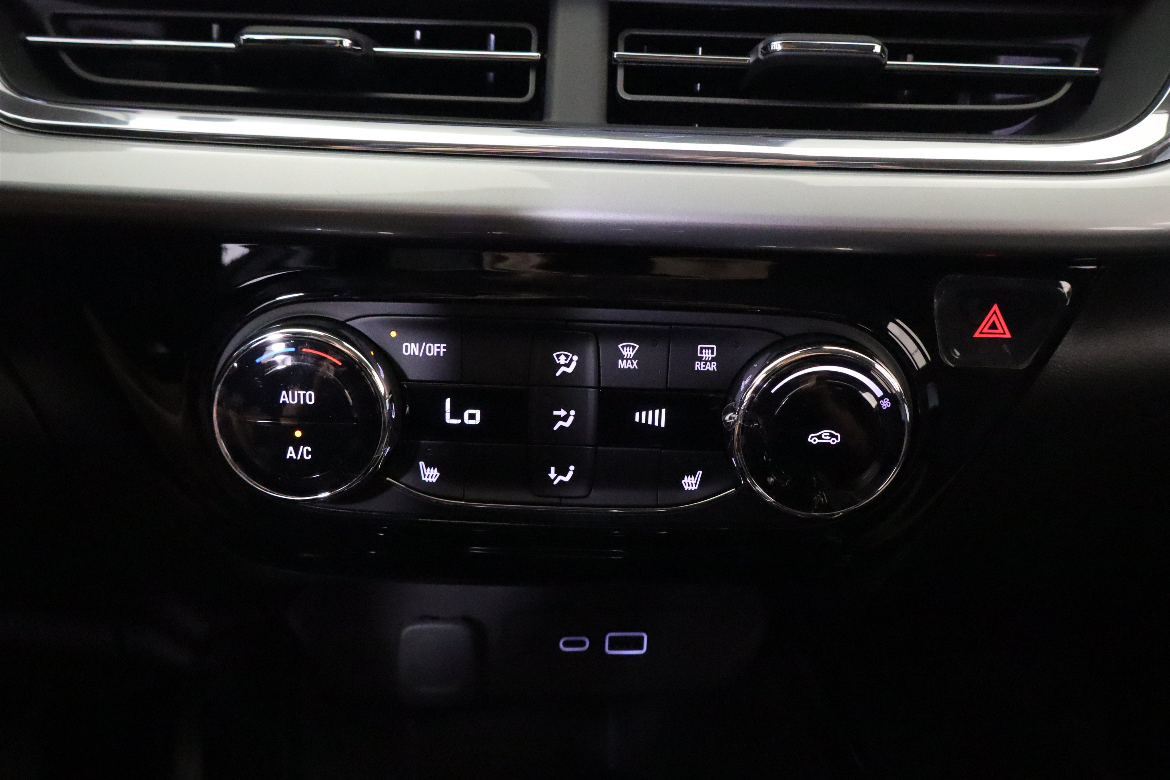 New 2026 Chevrolet Trax LT w/ LT Convenience Package FWD image 27