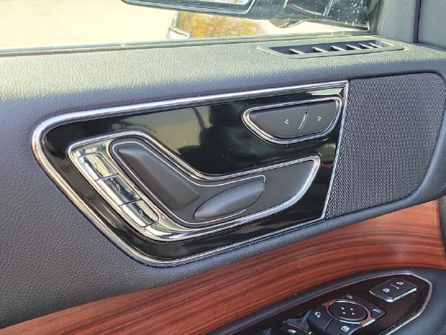 Certified 2022 Lincoln Navigator 4WD image 10