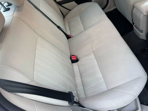 Used 2018 Ford Focus SE w/ Cold Weather Package image 28