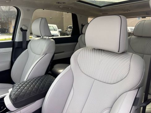 Used 2025 Hyundai Palisade Calligraphy image 30