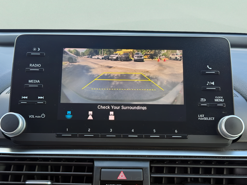 Used 2018 Honda Accord LX image 18