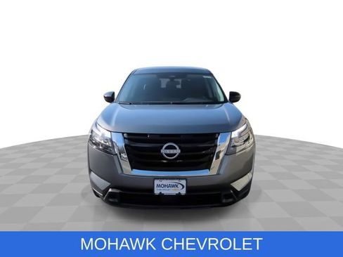 Used 2024 Nissan Pathfinder S AWD/4WD image 3