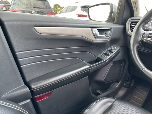 Used 2022 Ford Escape SEL image 21