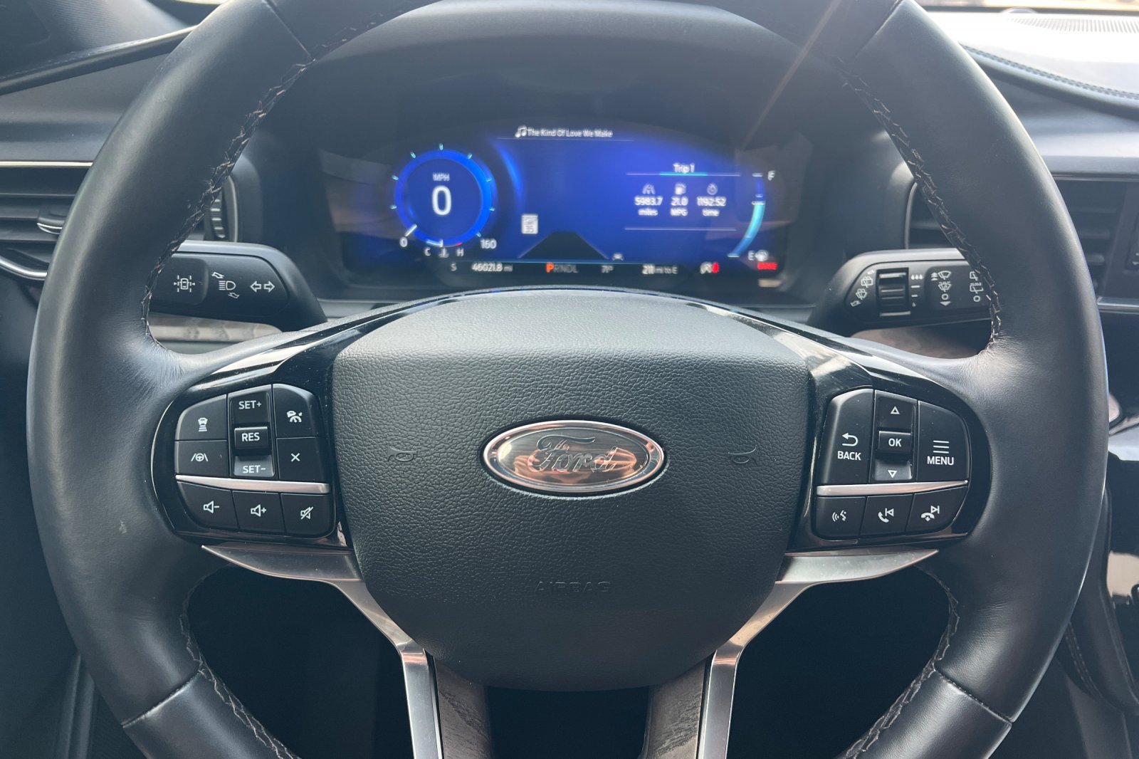 Used 2022 Ford Explorer Platinum w/ Equipment Group 601A AWD/4WD image 26