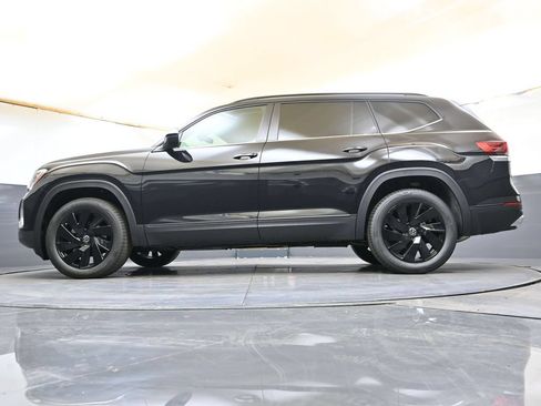 New 2026 Volkswagen Atlas SE w/ Black Wheel Package AWD/4WD image 39