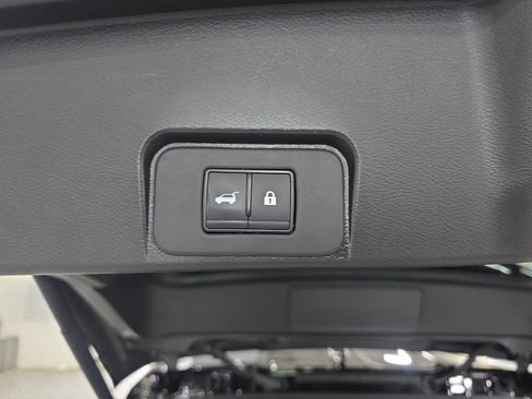 Used 2023 Nissan Rogue SV w/ SV Premium B Package FWD image 13