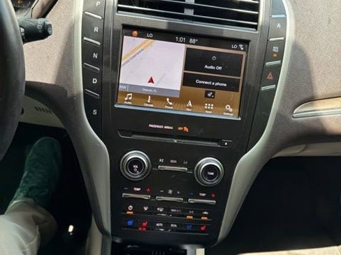 Used 2019 Lincoln MKC Reserve w/ MKC Climate Package FWD image 3