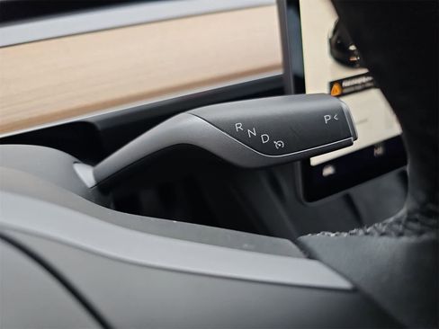 Used 2023 Tesla Model 3 Standard Range image 21