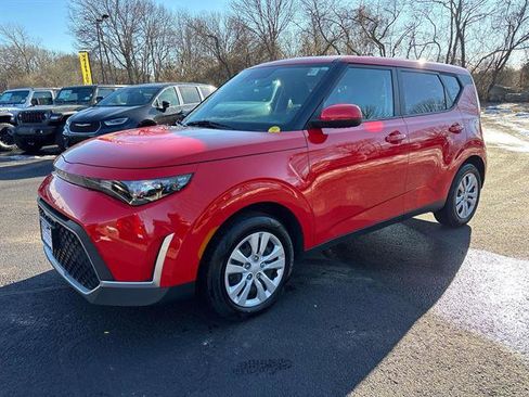 Used 2023 Kia Soul LX image 6