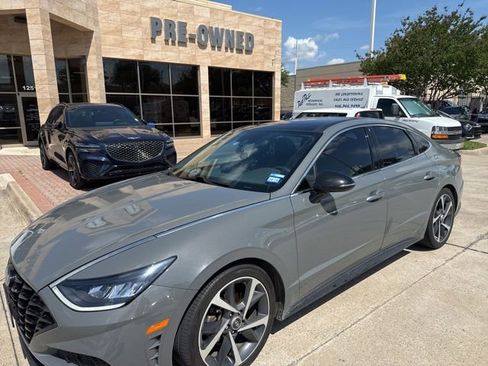 Used 2021 Hyundai Sonata SEL Plus w/ Tech Package FWD image 2