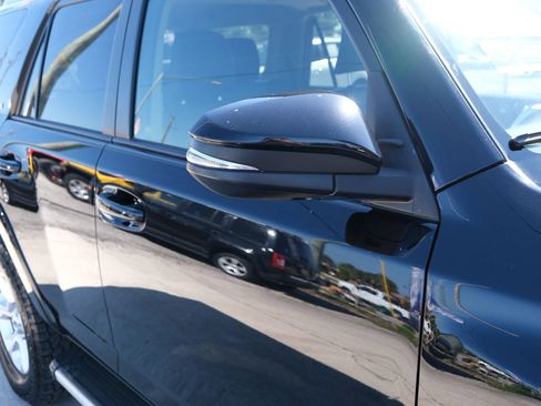 Used 2016 Toyota 4Runner SR5 Premium image 18